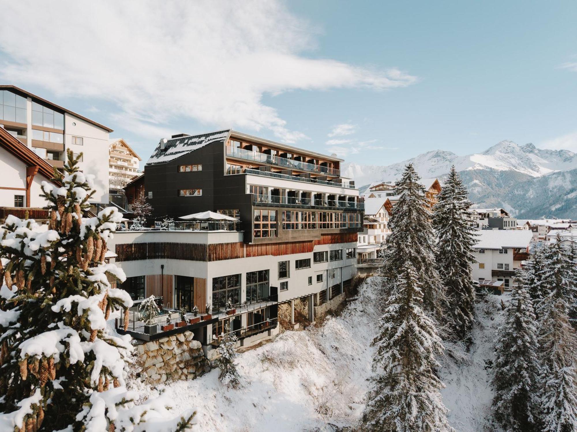 Alfa Hotel Серфаус Экстерьер фото